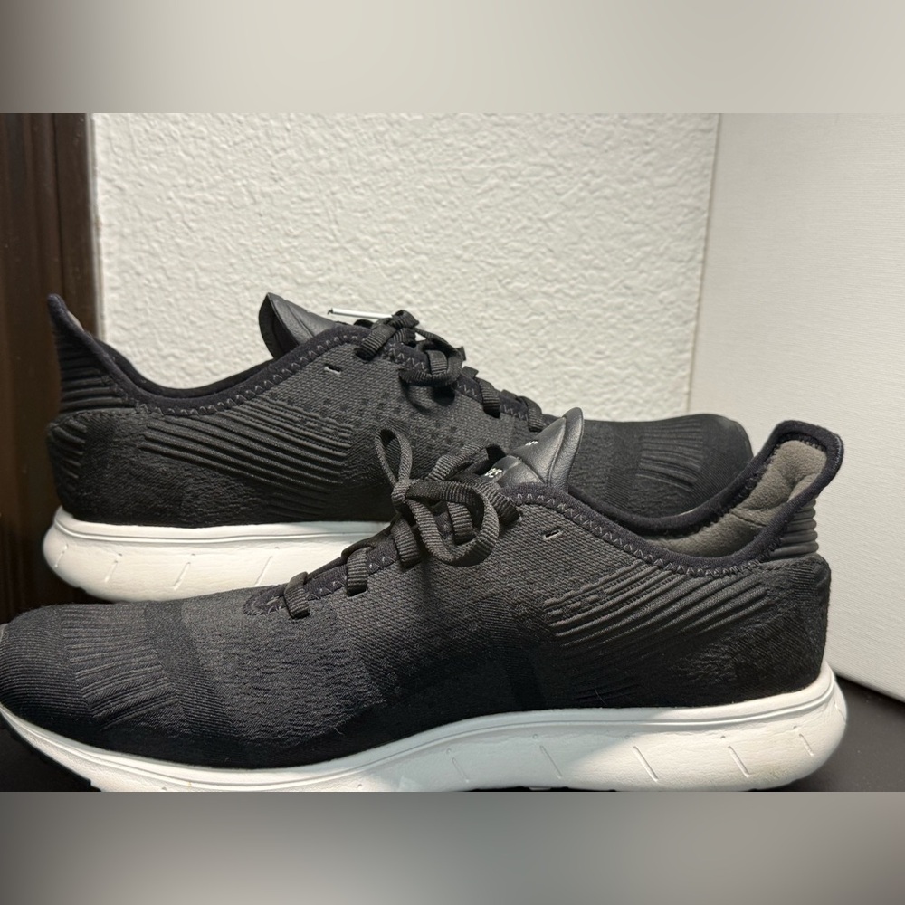 The Brooks Pure Beat sneaker